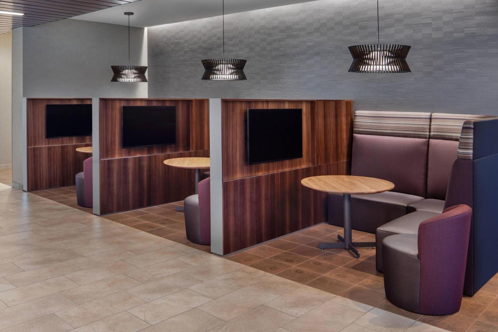 Courtyard By Marriott Wayne Fairfield Hotel Eksteriør billede