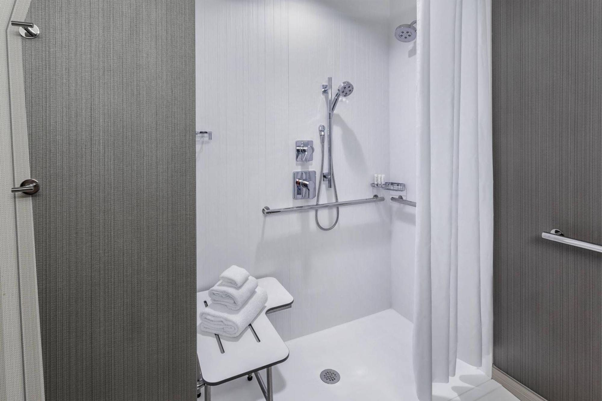 Courtyard By Marriott Wayne Fairfield Hotel Eksteriør billede