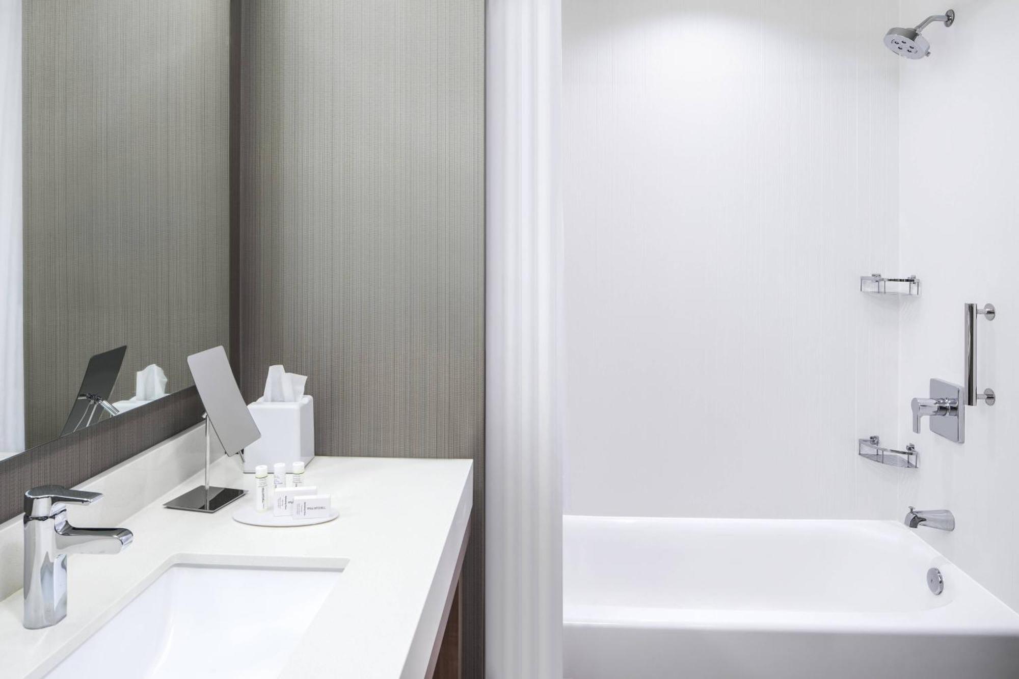 Courtyard By Marriott Wayne Fairfield Hotel Eksteriør billede